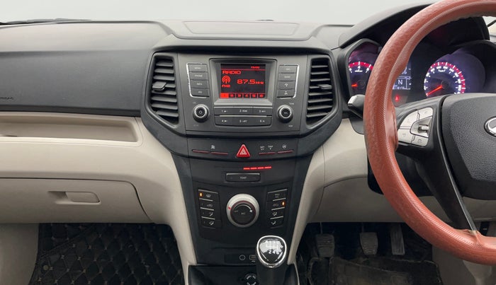 2021 Mahindra XUV300 W6 1.2 PETROL, Petrol, Manual, 1,18,148 km, Air Conditioner