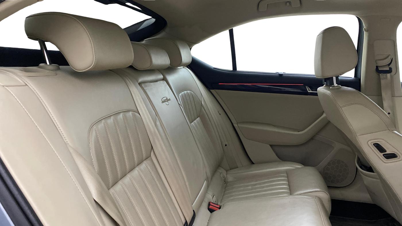 2018 Skoda Superb L&K 1.8 TSI AT, Petrol, Automatic, 70,106 km, Right Side Rear Door Cabin