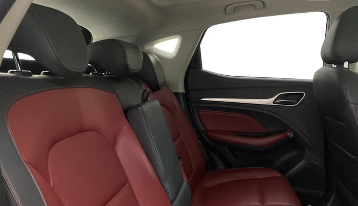 2022 MG ASTOR SAVVY 1.3 TURBO AT S RED, Petrol, Automatic, 14,541 km, Right Side Rear Door Cabin