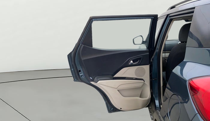 2019 Mahindra XUV300 W8 1.5 DIESEL, Diesel, Manual, 48,852 km, LHS Rear Door