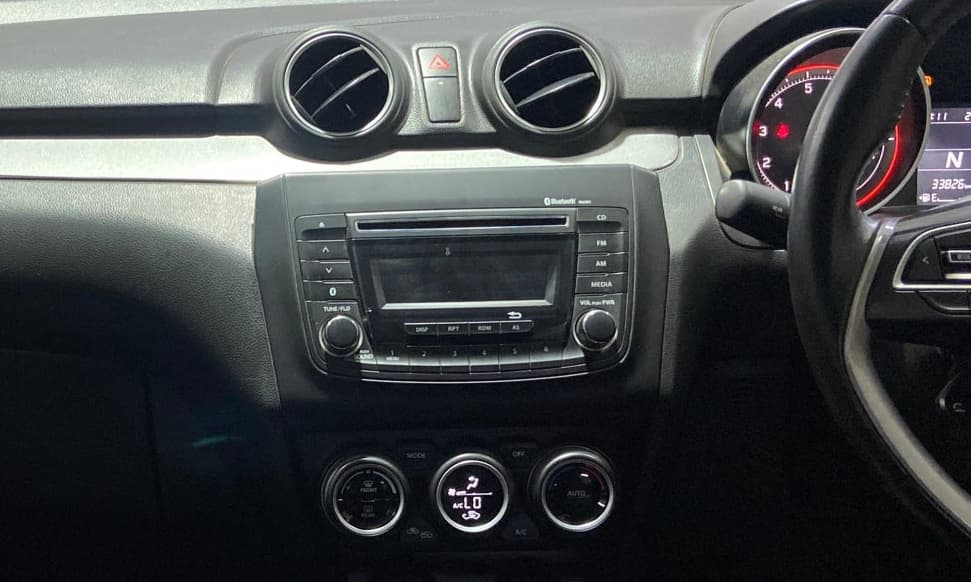 2020 Maruti Swift ZXI AMT, Petrol, Automatic, 33,817 km, Air Conditioner