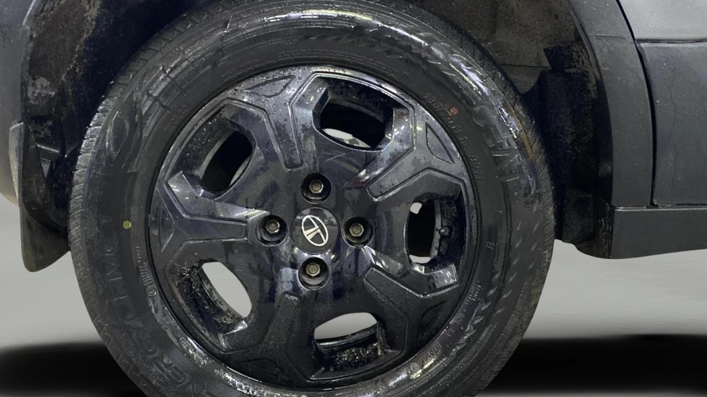 2024 Tata PUNCH ACCOMPLISHED MT CNG, CNG, Manual, 56,506 km, Right Rear Wheel