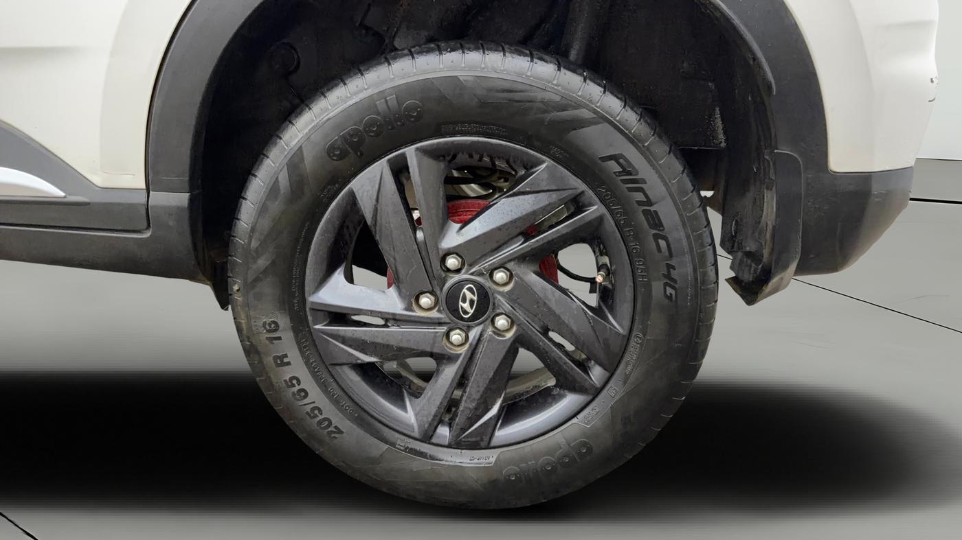 2021 Hyundai VENUE S+ 1.2, Petrol, Manual, 48,136 km, Left Rear Wheel