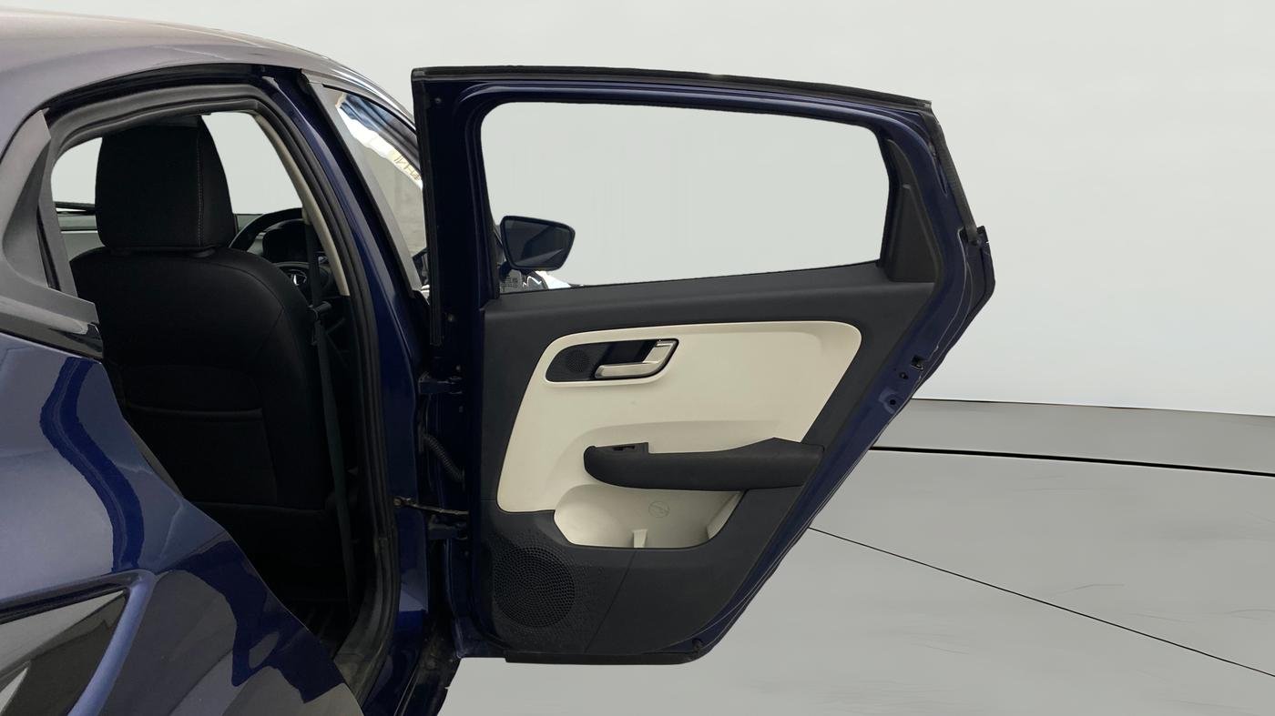 2023 Tata ALTROZ XZA PLUS (O) SUNROOF P , Petrol, Automatic, 26,917 km, RHS Rear Door