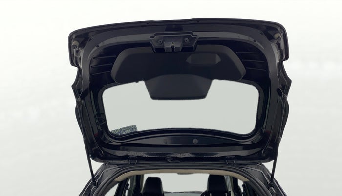 2017 Ford New Figo TITANIUM 1.2 PETROL MT, Petrol, Manual, 73,881 km, Boot Door Open