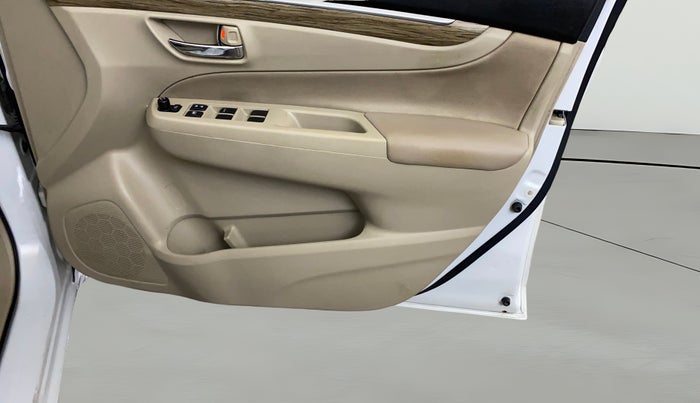 2021 Maruti Ciaz ZETA 1.5 SHVS MT PETROL, Petrol, Manual, 72,376 km, Driver Side Door Panels Control