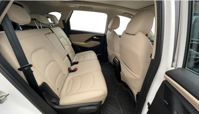 2023 MG HECTOR SAVVY PRO 1.5 TURBO CVT PETROL, Petrol, Automatic, 37,173 km, Right Side Rear Door Cabin