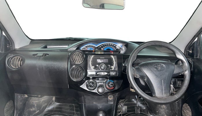2014 Toyota Etios CROSS 1.2 G, Petrol, Manual, 63,797 km, Dashboard