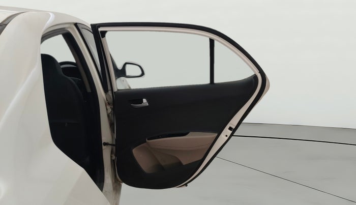 2014 Hyundai Xcent SX 1.2 (O), Petrol, Manual, 1,08,074 km, RHS Rear Door