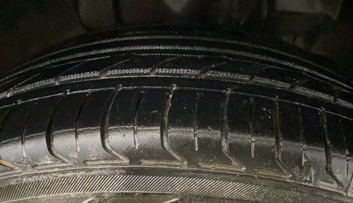 2017 Tata Tiago XZ PETROL, Petrol, Manual, 74,861 km, Right Front Tyre Tread