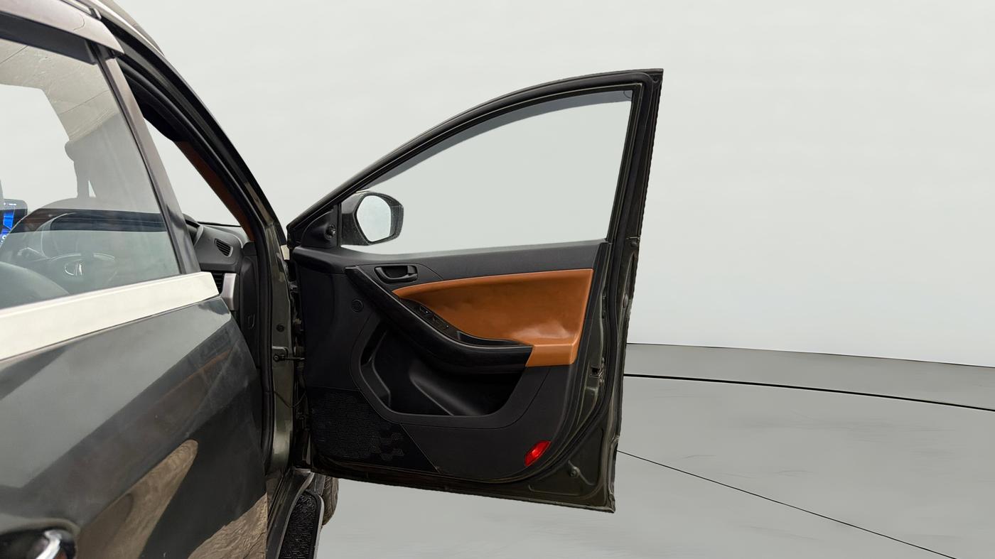 2023 Tata NEXON XM SUNROOF PETROL, Petrol, Manual, 31,146 km, RHS Front Door