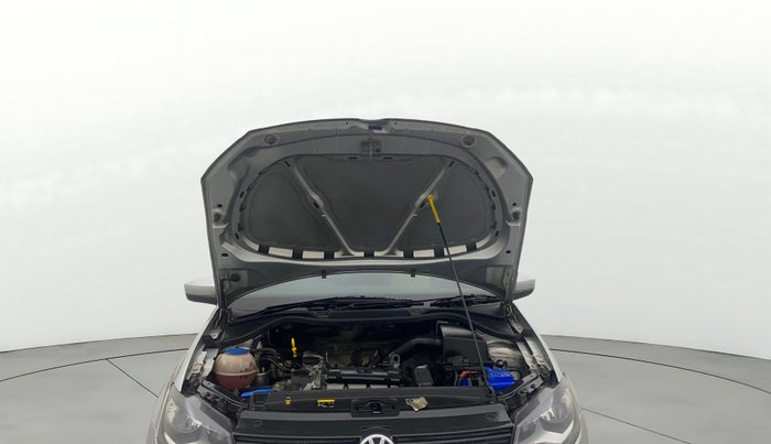 2015 Volkswagen Polo COMFORTLINE 1.2L, Petrol, Manual, 43,106 km, Open Bonet