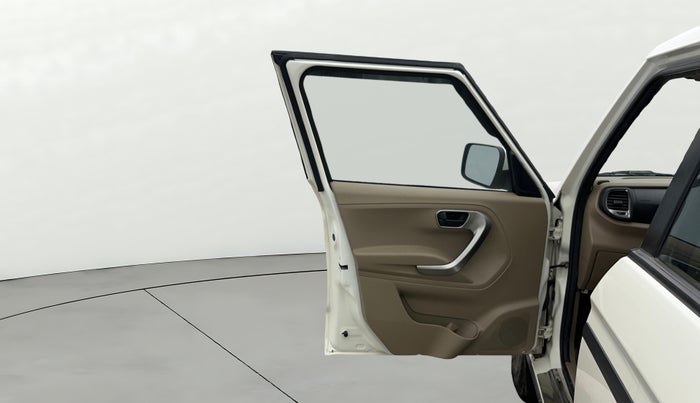 2023 Mahindra BOLERO NEO N10 R, Diesel, Manual, 70,777 km, LHS Front Door