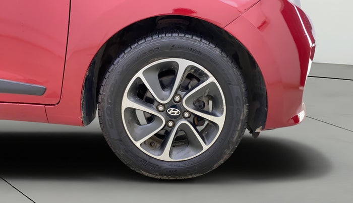 2017 Hyundai Grand i10 SPORTZ (O) AT 1.2 KAPPA VTVT, Petrol, Automatic, 69,552 km, Right Front Wheel