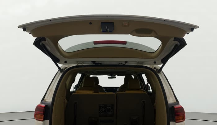 2020 KIA CARNIVAL PRESTIGE 2.2 7 STR, Diesel, Automatic, 1,21,694 km, Boot Door Open