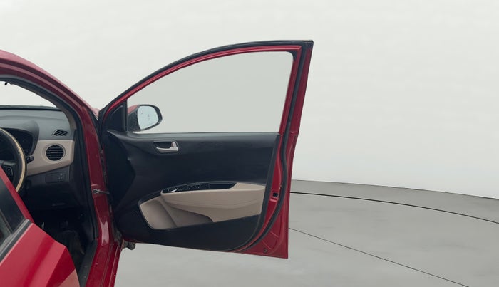 2014 Hyundai Xcent S (O) 1.2, Petrol, Manual, 71,469 km, RHS Front Door