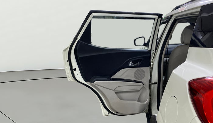 2021 Mahindra XUV300 W8 1.2 PETROL, Petrol, Manual, 67,830 km, LHS Rear Door