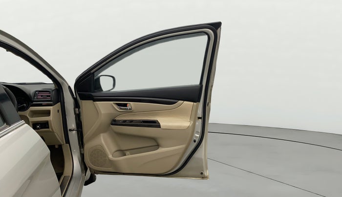 2016 Maruti Ciaz VXI, CNG, Manual, 88,281 km, RHS Front Door