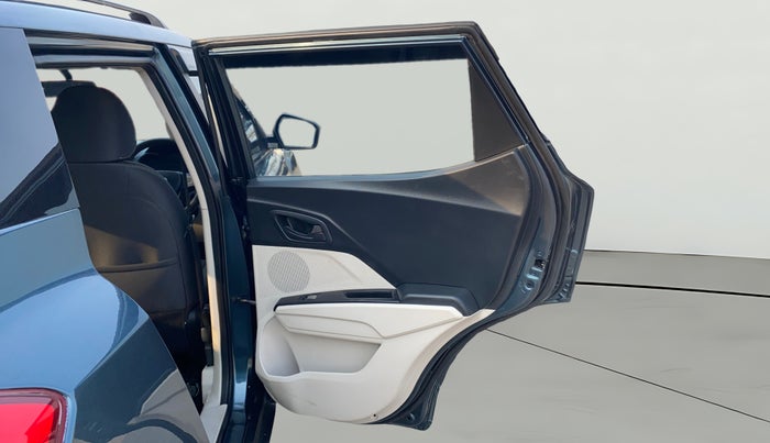 2022 Mahindra XUV300 W6 1.2 PETROL, Petrol, Manual, 19,471 km, RHS Rear Door