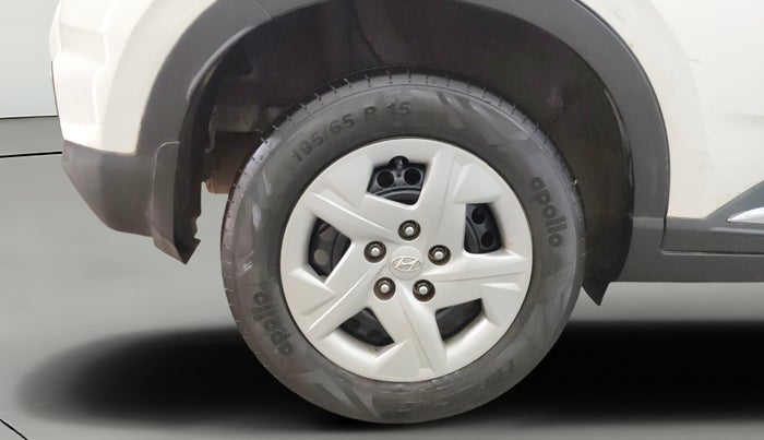 2022 Hyundai VENUE S+ 1.2, Petrol, Manual, 38,396 km, Right Rear Wheel