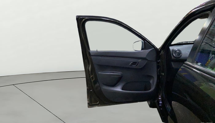 2023 Renault Kwid RXT 1.0, Petrol, Manual, 17,813 km, LHS Front Door