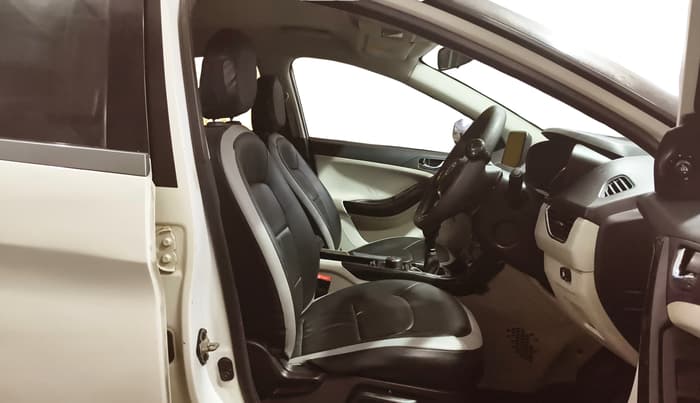 2021 Tata NEXON XZ PLUS PETROL, CNG, Manual, 90,338 km, Right Side Front Door Cabin