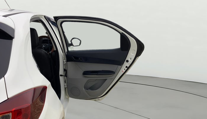 2022 Tata Tiago XT CNG, CNG, Manual, 99,275 km, RHS Rear Door