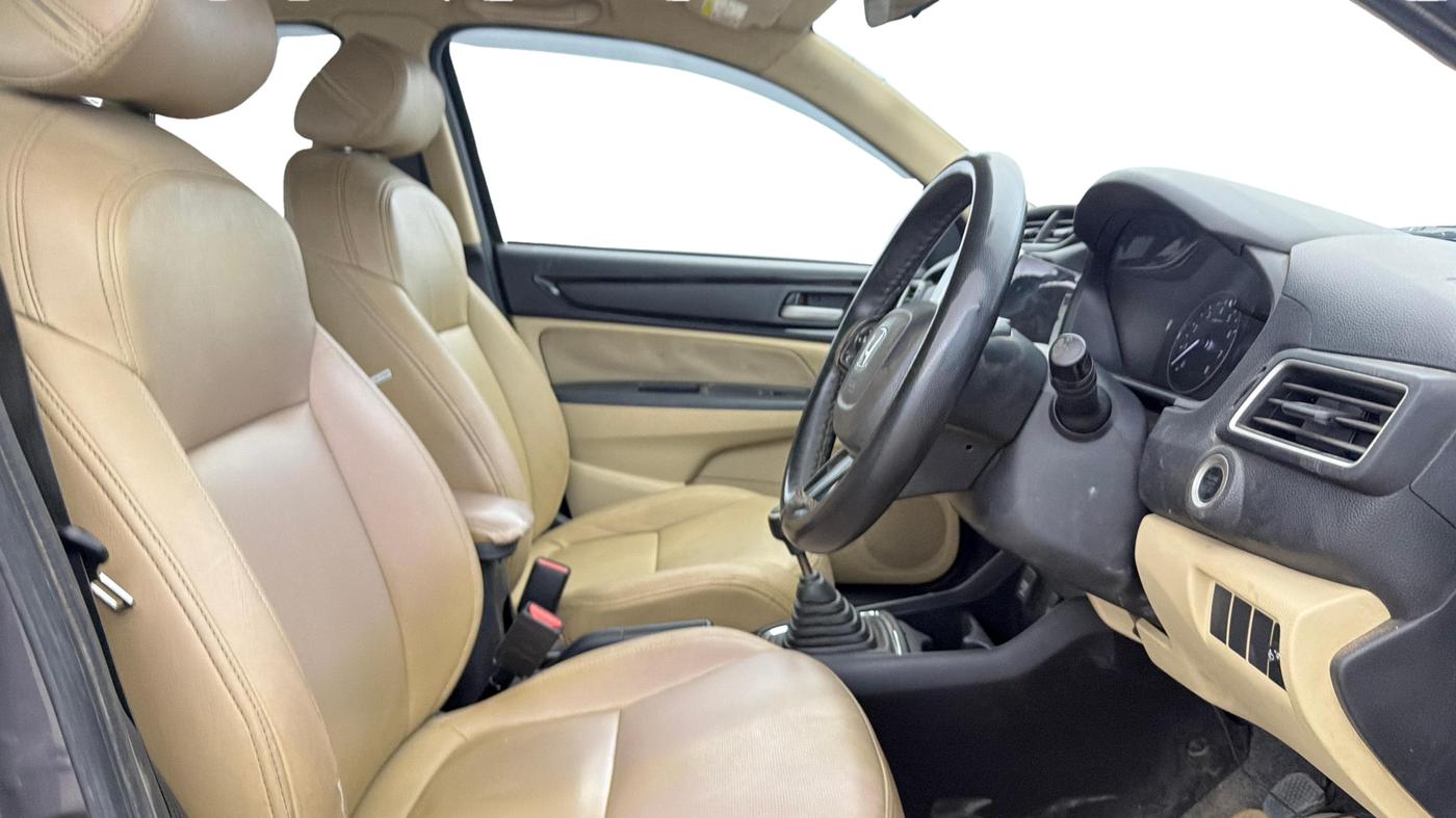 2018 Honda Amaze 1.2L I-VTEC V, Petrol, Manual, 64,538 km, Right Side Front Door Cabin