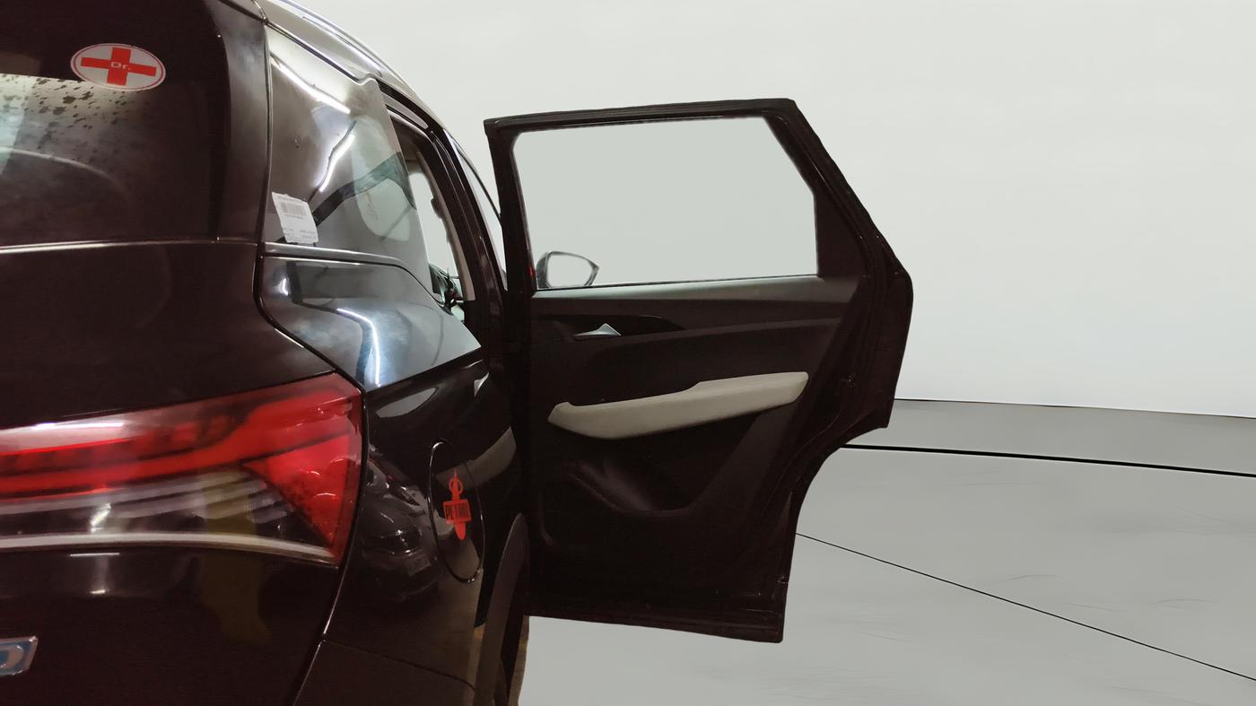2022 MG HECTOR PLUS SUPER 1.5 PETROL TURBO HYBRID MT 7-STR, Petrol, Manual, 20,862 km, RHS Rear Door