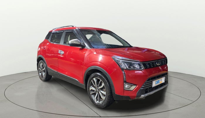 2021 Mahindra XUV300 W8 (O) 1.2 PETROL, Petrol, Manual, 39,740 km, Right Front Diagonal