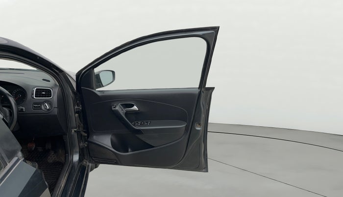 2017 Volkswagen Polo HIGHLINE1.2L, Petrol, Manual, 73,773 km, RHS Front Door