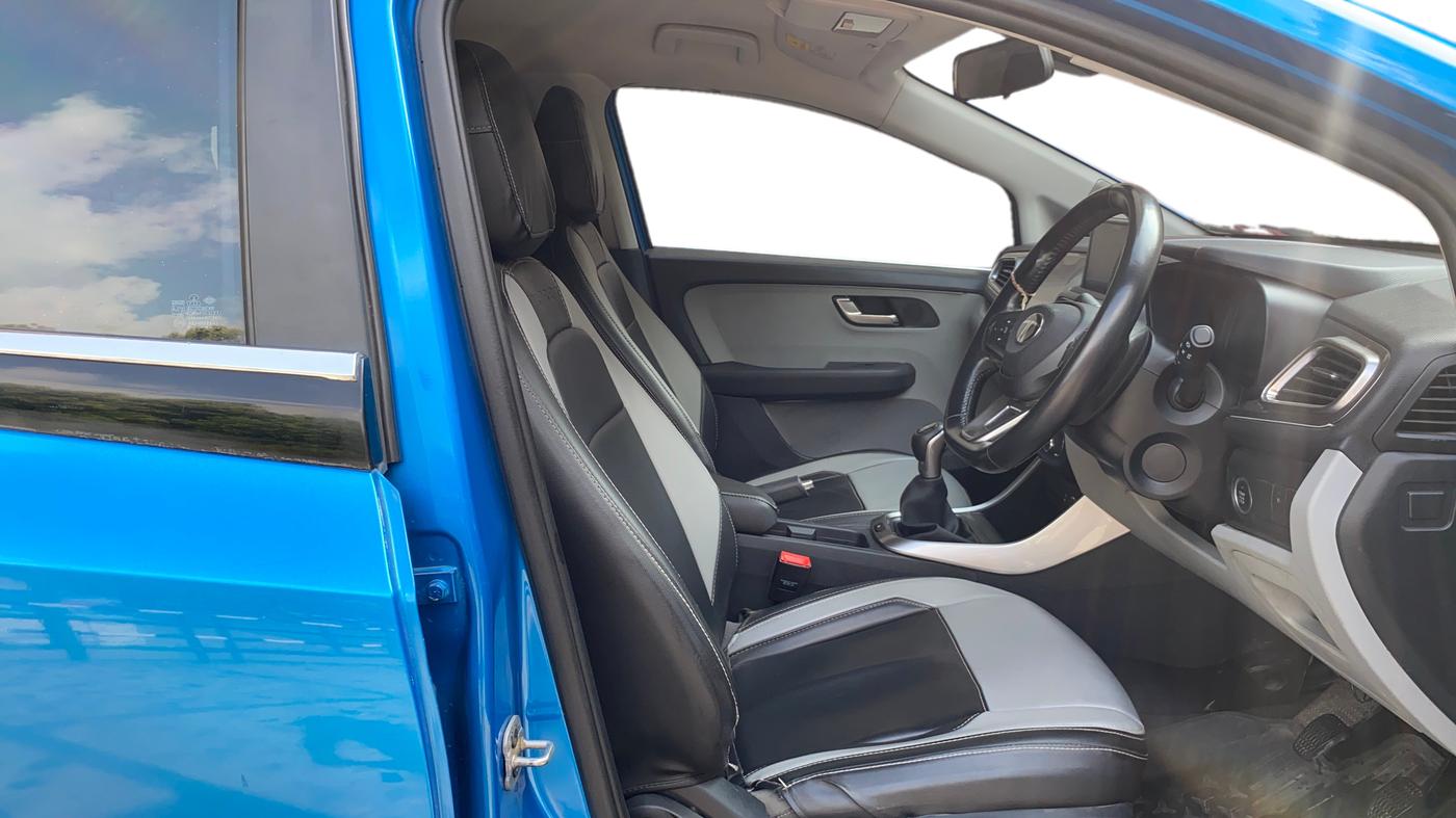 2021 Tata ALTROZ XZ PETROL, Petrol, Manual, 21,563 km, Right Side Front Door Cabin