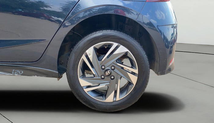 2022 Hyundai NEW I20 ASTA 1.2 MT, Petrol, Manual, 19,916 km, Left Rear Wheel