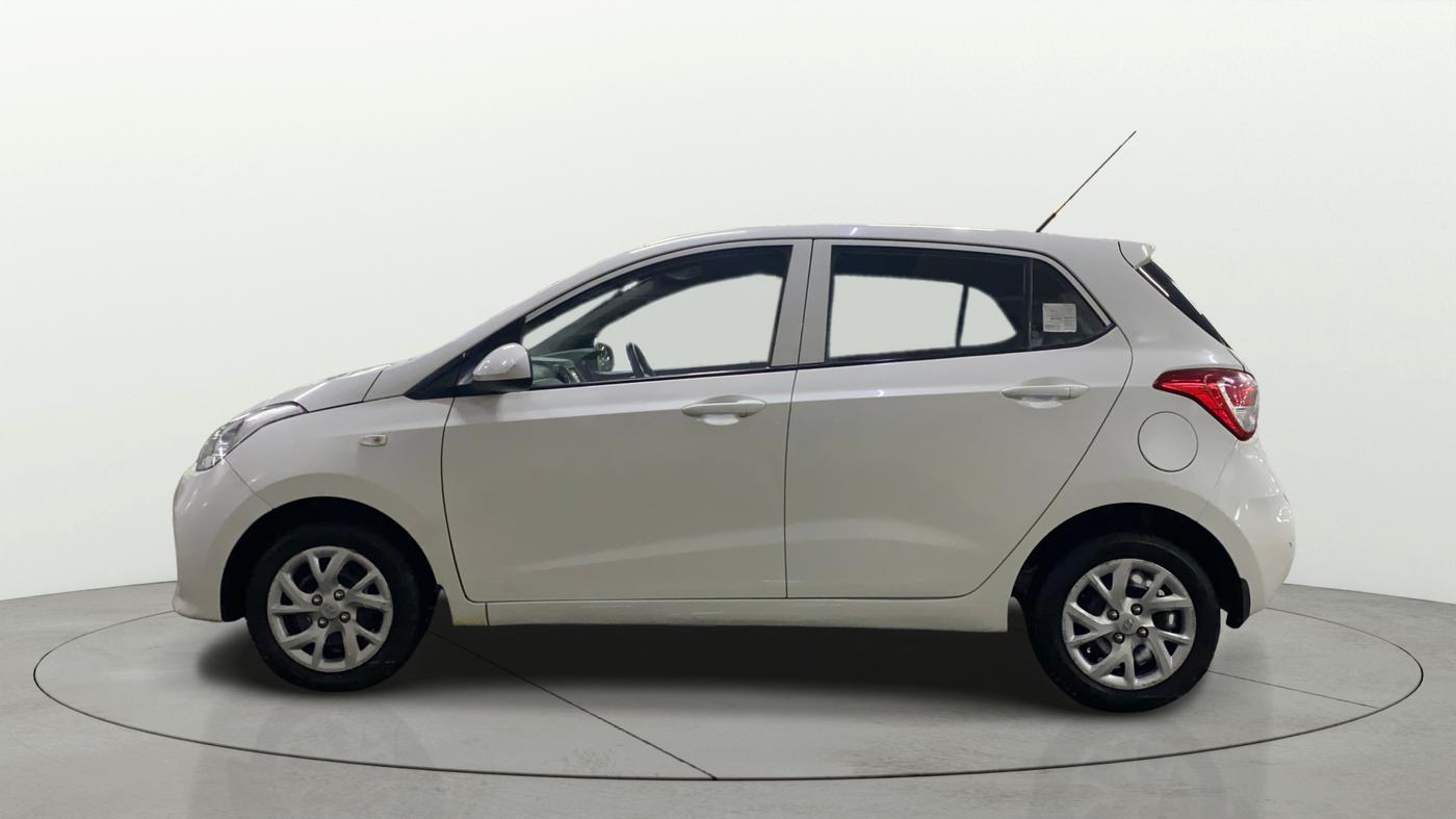 2017 Hyundai Grand i10 SPORTZ 1.2 KAPPA VTVT, Petrol, Manual, 17,970 km, Left Side