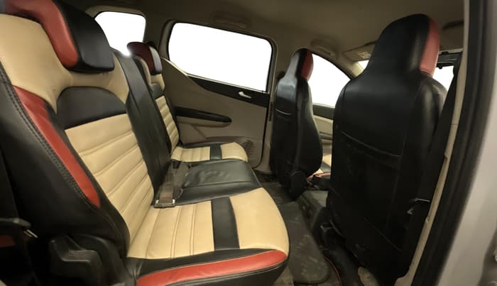 2020 Renault TRIBER RXZ, Petrol, Manual, 42,188 km, Right Side Rear Door Cabin