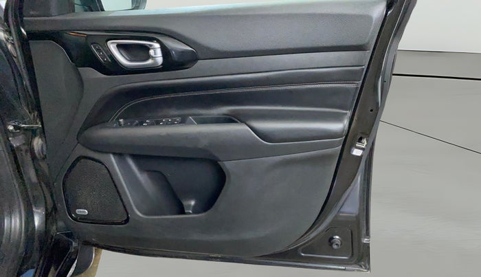 2022 Jeep Compass MODEL S (O) DIESEL 4X4 AT, Diesel, Automatic, 66,680 km, Driver Side Door Panels Control
