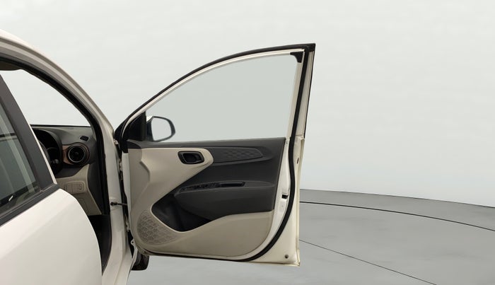 2020 Hyundai AURA S 1.2, Petrol, Manual, 52,404 km, RHS Front Door