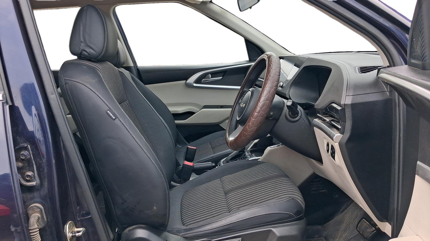 2022 KIA CARENS PRESTIGE PLUS 1.4 PETROL DCT 7 STR, Petrol, Automatic, 72,782 km, Right Side Front Door Cabin