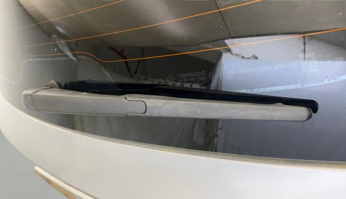 2023 Mahindra XUV700 AX 5 D MT 7 STR, Diesel, Manual, 52,057 km, Rear Wiper