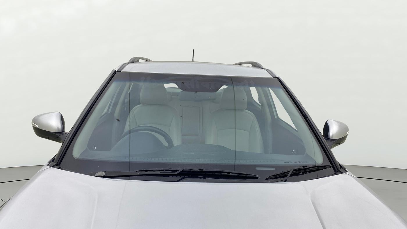 2021 Mahindra XUV300 W8 (O) 1.5 DIESEL, Diesel, Manual, 98,417 km, Front Windshield
