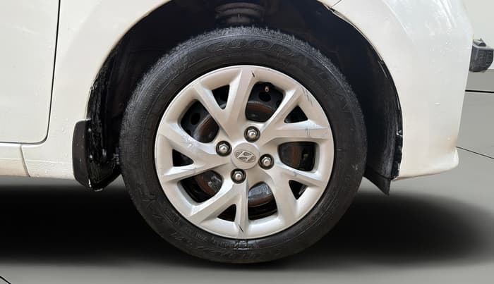 2017 Hyundai Grand i10 MAGNA AT 1.2 KAPPA VTVT, Petrol, Automatic, 21,008 km, Right Front Wheel