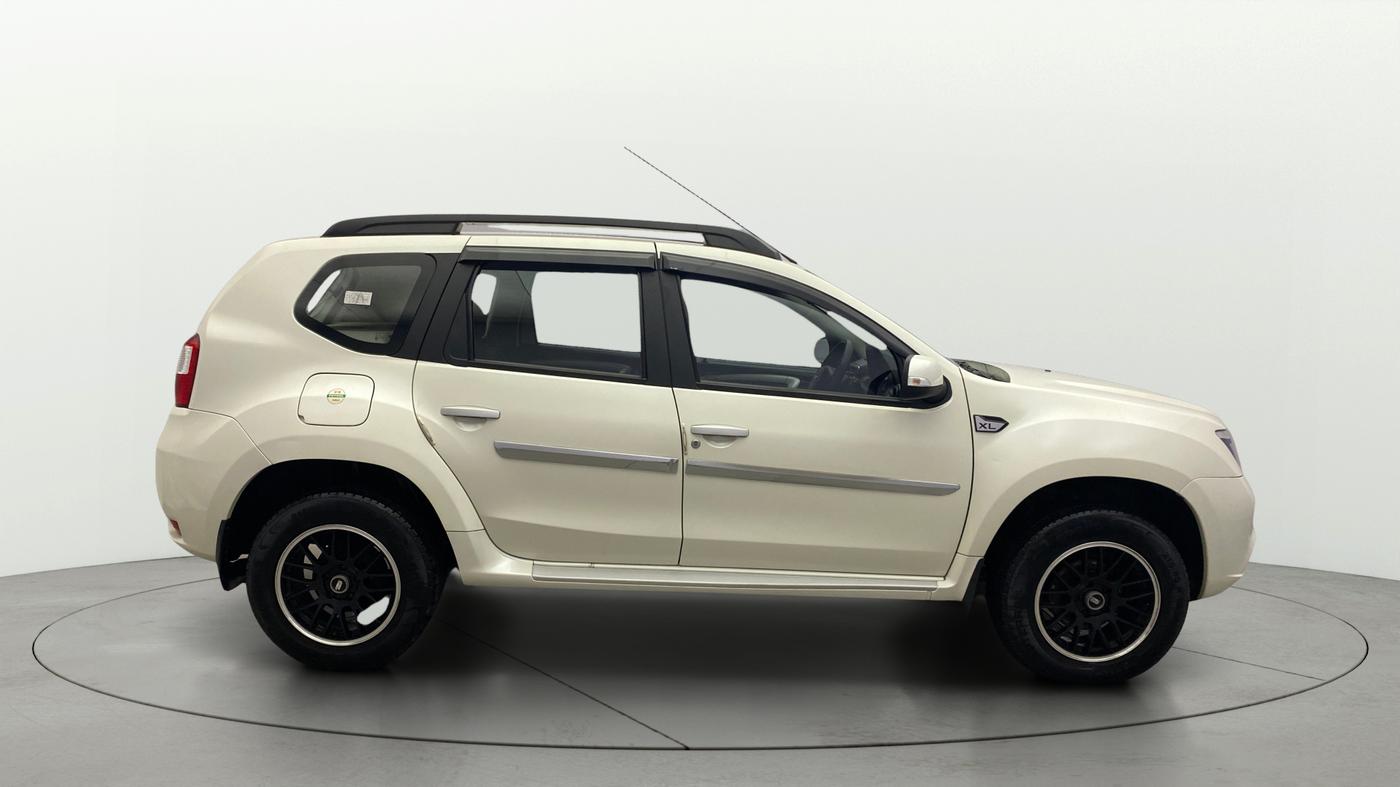 2018 Nissan Terrano XL (P), Petrol, Manual, 33,495 km, Right Side View