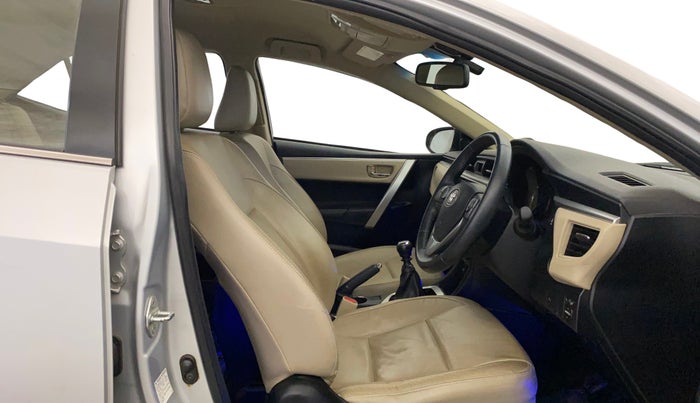 2016 Toyota Corolla Altis GL PETROL, Petrol, Manual, 54,685 km, Right Side Front Door Cabin