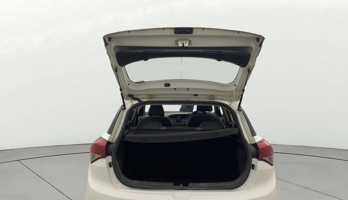 2016 Hyundai Elite i20 SPORTZ 1.2, Petrol, Manual, 1,05,342 km, Boot Door Open