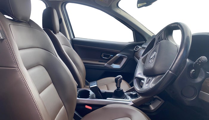 2021 Tata Harrier XZ PLUS 2.0L, Diesel, Manual, 88,963 km, Right Side Front Door Cabin