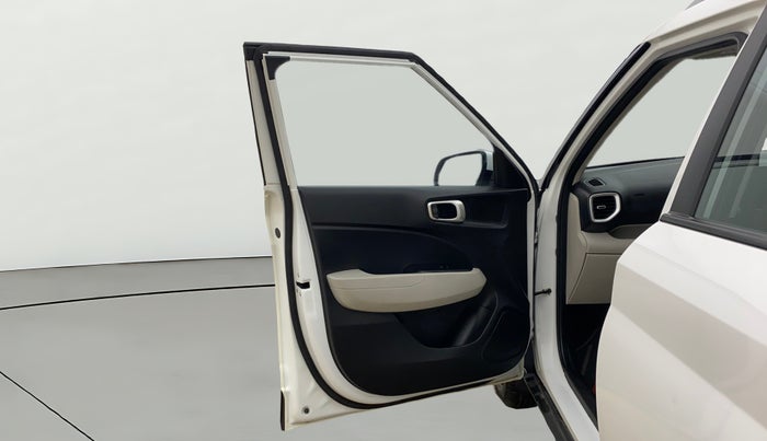 2023 Hyundai VENUE SX 1.2 PETROL, Petrol, Manual, 8,664 km, LHS Front Door