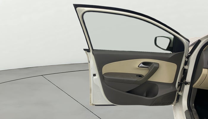 2015 Volkswagen Vento HIGHLINE DIESEL 1.5, Diesel, Manual, 1,04,054 km, LHS Front Door