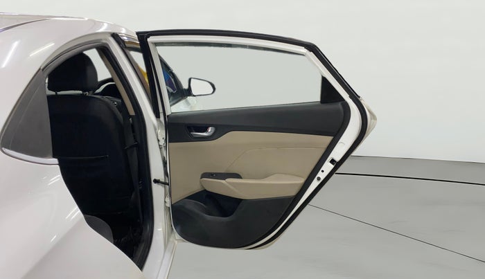 2018 Hyundai Verna 1.4 EX PETROL, Petrol, Manual, 43,601 km, RHS Rear Door