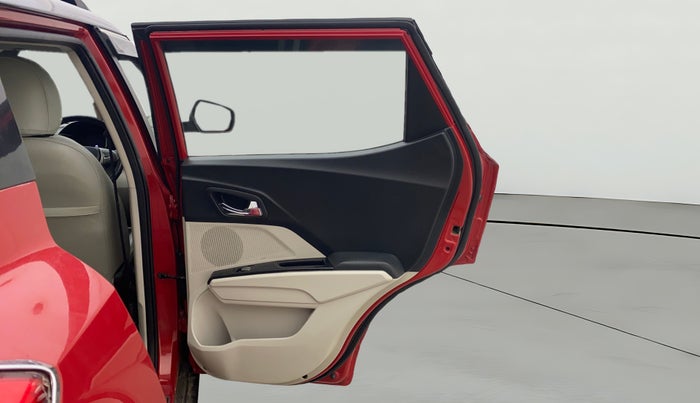 2021 Mahindra XUV300 W8 1.2 PETROL, Petrol, Manual, 58,461 km, RHS Rear Door