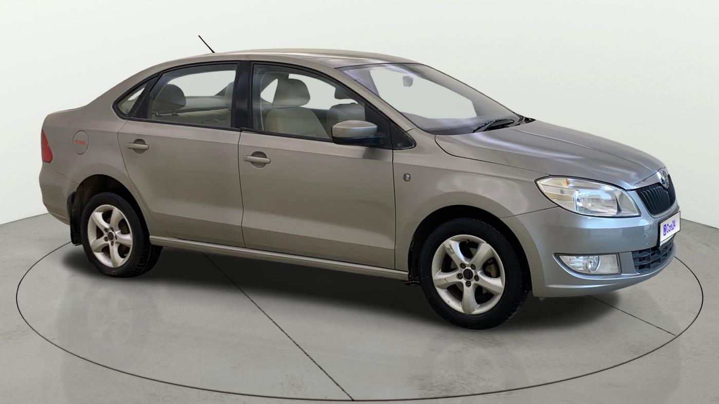 2013 Skoda Rapid AMBITION 1.6 MPI MT PLUS, Petrol, Manual, 66,030 km, Right Front Diagonal
